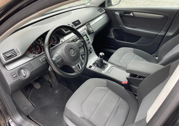 Volkswagen Passat cena 33900 przebieg: 240000, rok produkcji 2011 z Tykocin małe 79